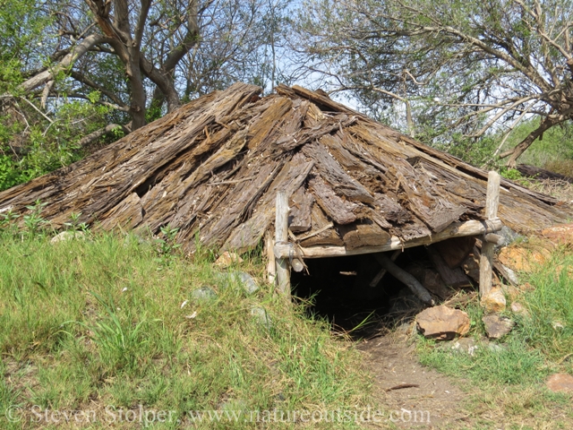 The roof should be covered in earth.