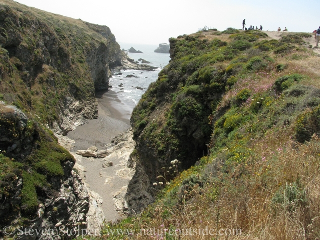 Looking at the "left" side of Arch Rock.  You can see the top of the arch.