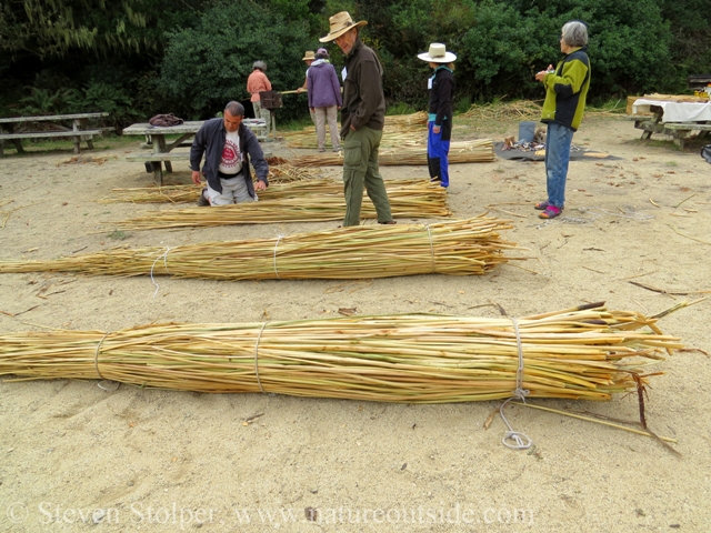 The team works on the third and final bundle.