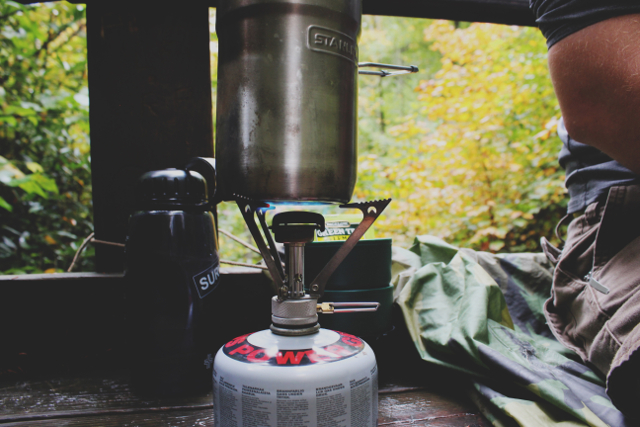 canister stove with pot